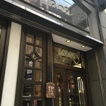 西洋菓子 しろたえ - おしゃれな外観