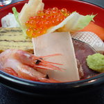 Kurashiki Taishuu Kappou Sennari - 海鮮丼（売り切れ御免）味噌汁付き600円