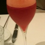 クッチーナ イタリアーナ ガッルーラ - フランボワーズとりんご酢のカクテル(スパークリング)