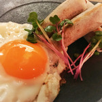 ト灯 - チョリソー&目玉焼きでもビールぐびぐび