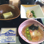 Yoshikawa ya - 甘海老、菜の花、酒盗ソース掛け
      蛸と若布 ゼリー酢掛け
      ふきのとう豆腐