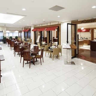 ブラッスリーローリエ_1