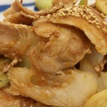 松屋 - 豚バラ肉と長ネギの生姜焼定食