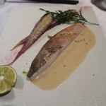 eclat - 28年4月　マナガツオ　白ワインソース、酢橘、兵庫紫人参