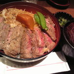 柿安 精肉 - ステーキ丼１５８０円