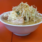 ラーメン二郎 - 『再訪』ラーメン（ニンニク、カラメ、麺硬め）横から