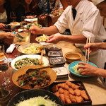 麻布 幸村 - お番菜（マカロニサラダ、筑前煮、小松菜とお揚げのおひたし、ハムカツ、鶏の唐揚げ 等々）