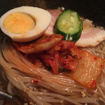 焼肉ホルモン酒場 よろづや - 冷麺