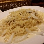 トラットリア グランボッカ - 【2016年4月】あさりと新たまねぎのクリームソース大盛