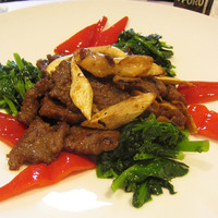 東天紅 上野店 - 牛肉と松茸の豆鼓炒め