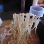 Ramen Shin - 麺は細麺ストレート麺。加水率は中級。