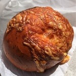 テコナ　ベーグルワークス - カマンベールベーコントマト 275円