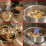 エスパイ クック コウベ - 丁寧に1個1個殻外し・・仕上げ前にバーナーで貝の風味を凝縮！