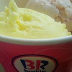サーティワンアイスクリーム - 「レモンシャーベット」と「ベリーベリーストロベリー」のスモールダブル310円（税込）