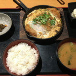 大衆IZAKAYAエイト - お肉定食（850円）