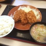 Katsuya - ヒレカツ定食
                      29日は肉の日で
                      唐揚げかカニクリームコロッケ１つサービス