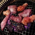 アリラン亭 - 焼き肉はこんな感じ～♪