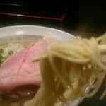 丿貫 - 煮干そば・750円　ウズラの味玉・50円　肉増し・250円