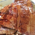 ぶた福 - 【2016年03月】ミックス豚丼のお肉アップ、ほど良い艶と照りです(^^♪