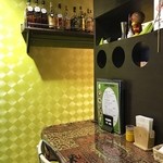 セイロンカリー - 店内厨房横のカウンター席