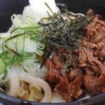 若鯱家 - 冷やし肉うどん　牛肉が最高！