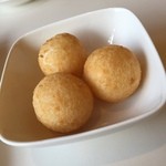 七彩キッチン - サクサクもちもちエビボール

名前の通り、サクサクの後にもちもちがきて、最後にエビが現れます！おいしかった。