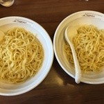 らーめんNageyari - 左　つけ麺300g
            右　つけ麺200g