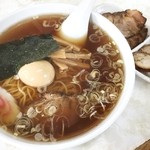 弘前軒 - 特製中華そば(1玉)＋煮たまごサービス