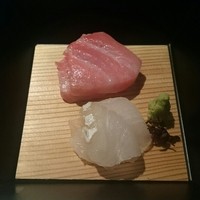 ふた川 - 3段弁当の一部   鮪とマコウガレイのお刺身