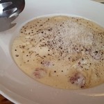 ピッツェリア パーレンテッシ - 特製カルボナーラ