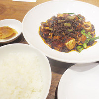 HongKongRoom GOUKA - 麻婆豆腐と魚沼産コシヒカリ