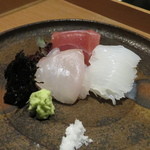 日本料理 晴山 - 【再訪２】お造り（敦賀のアオリイカとヒラメ、佐渡のマグロ、有明の海苔添え）