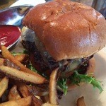 Livestock Tavern - Tavern Burger②