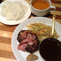 リコロ 大丸東京店 - 国産牛&ポークのハンバーグ、ライス、海苔と野菜の"Miso"スープ