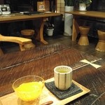鹿教湯 三水館 - 蜜柑ゼリーとお茶はロビーにて