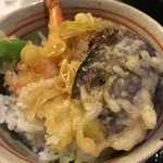 蕎屋 きよ福 - 天ぷらをご飯にのせて蕎麦つゆをかけてみました。