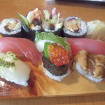 Sushidokoro Sushikin - 寿司定食のすし６カン+太巻き
