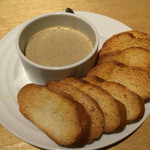 スペイン食堂 Estoy lleno - 鶏白レバーのカナッペ 700円税別