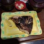 かに喰亭ますよね - 真鯛兜焼き。640円