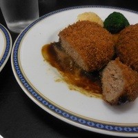 レストラン香味屋 - 肉汁と中身