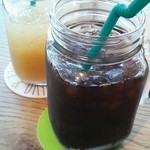 GRILL&DINING用賀倶楽部 - ドリンクセット（＋200円）写真はアイスコーヒーとグレープフルーツジュース
                                2016.04