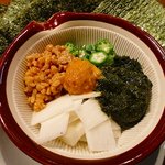 仙台や - 「ねっぱり」　ギバサ　山芋　オクラ　納豆　雲丹の魚醤を交ぜて海苔で召し上げれ　５００円