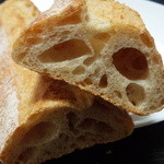 ブーランジェリー miki - バゲット・カンパーニュ(断面)
      