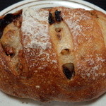 ブーランジェリー miki - ラムレーズンとくるみのカンパーニュ(270円)