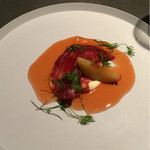 フロリレージュ - コンソメ ビーツで赤く色づくスープ