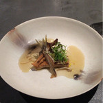 フロリレージュ - フォアグラのポワレ
      鮎の肝 鮎から取った出汁スープ 舞茸
      
