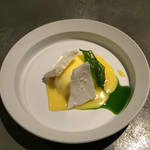 フロリレージュ - 水牛モッツァレラムース
      塩のメレンゲ
      レモンのソース 