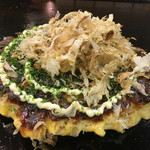 Okonomiyaki Chiyo - カツオかけ過ぎ❗️