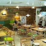 GRILL&DINING用賀倶楽部 - 店内①
      2016.04