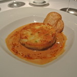 ラ・トルテュ - 毛蟹のガレット
      甲殻類のビスク、ニンジンのエクラゼ